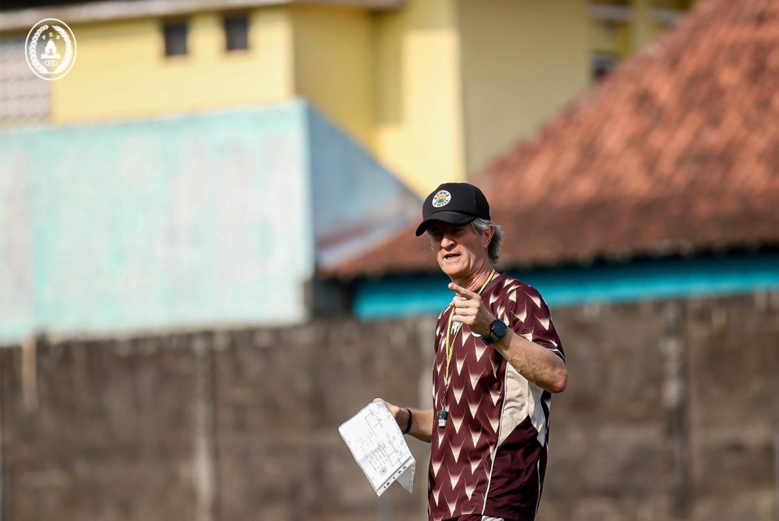 Pieter Huistra Benahi Struktur Permainan Lini Tengah