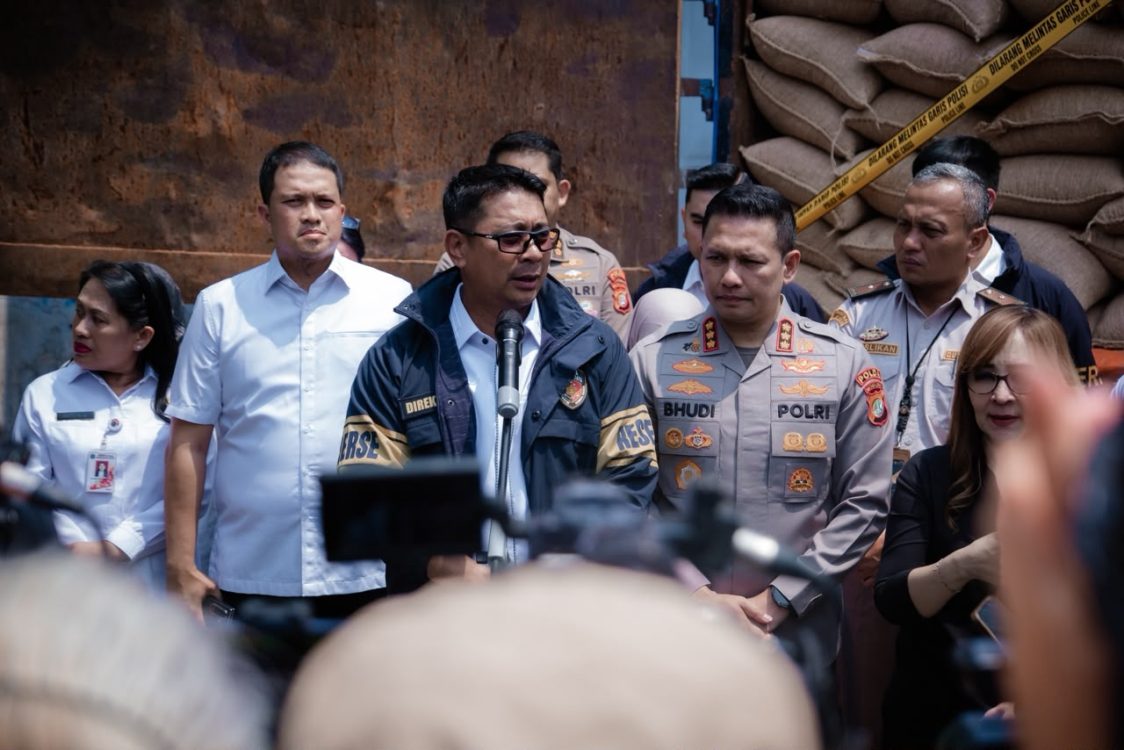 Polda Metro Jaya Bongkar Impor Ilegal 49,85 Ton Kacang Tanah