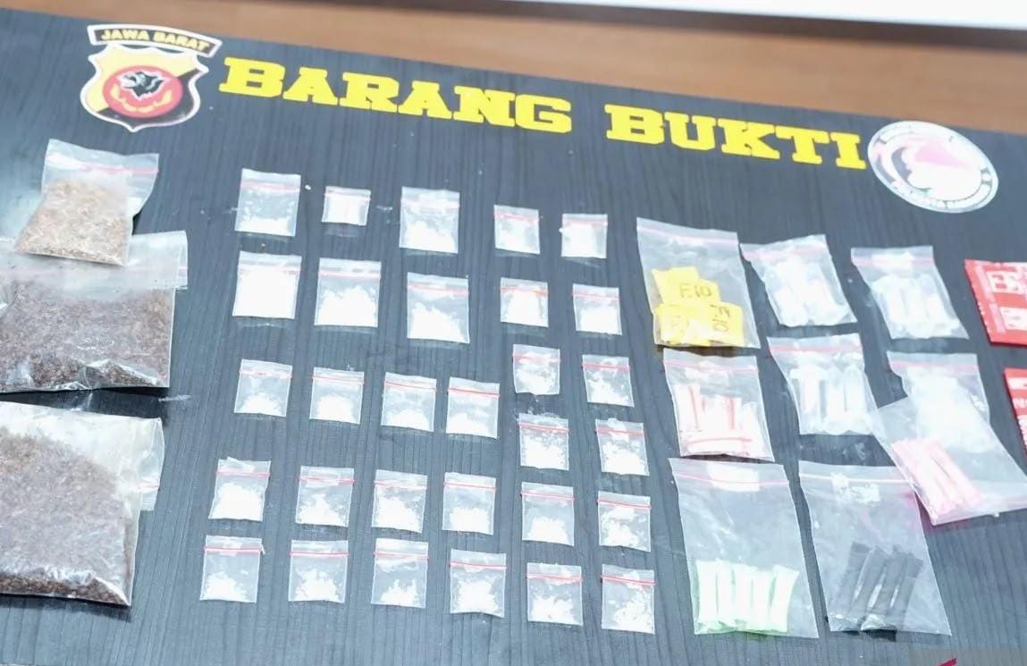 Polisi Ungkap Modus “Sistem Tempel” Narkoba Marak di Karawang