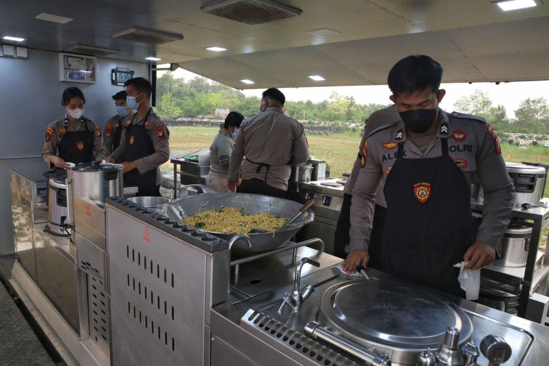 Polri Kerahkan Mobil Dapur Lapangan di Karhutla Palangka Raya