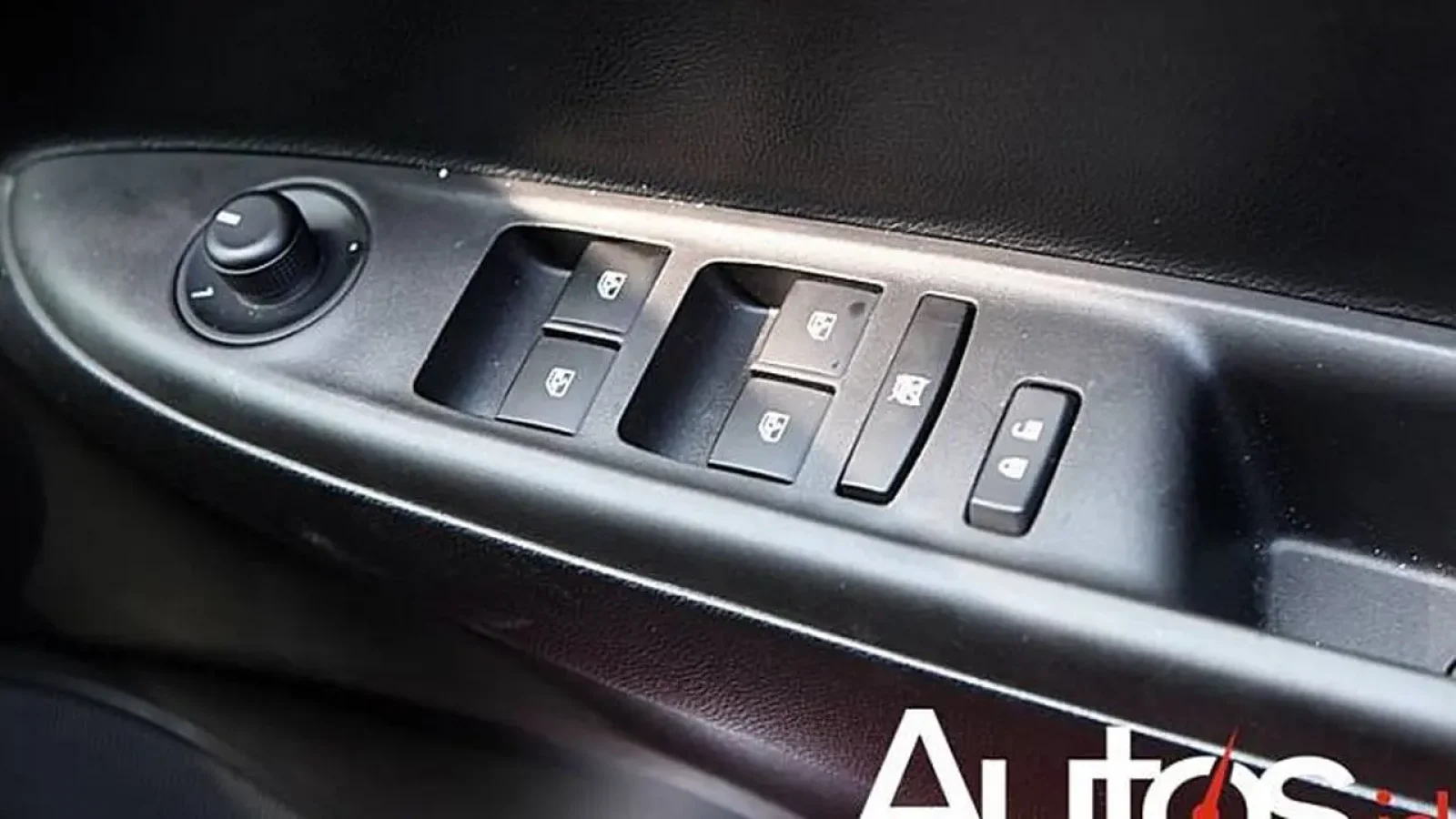 Power Window Mobil Mulai Macet? Kenali 4 Gejala dan Cara Perawatannya