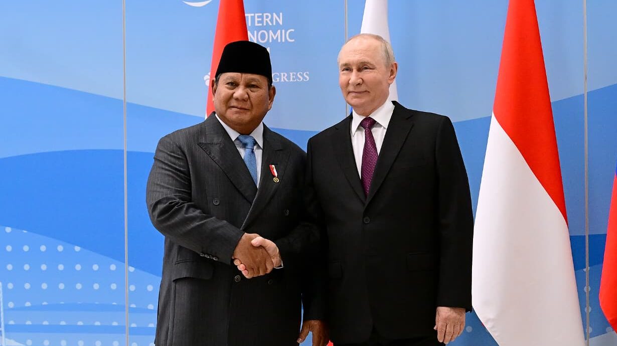 : Presiden Republik Indonesia, Prabowo Subianto, melakukan pertemuan bilateral dengan Presiden Federasi Rusia, Vladimir Putin, di Vladivostok, Federasi Rusia, pada Kamis (3/9/2026). Foto: BPMI Setpres/Muchlis Jr