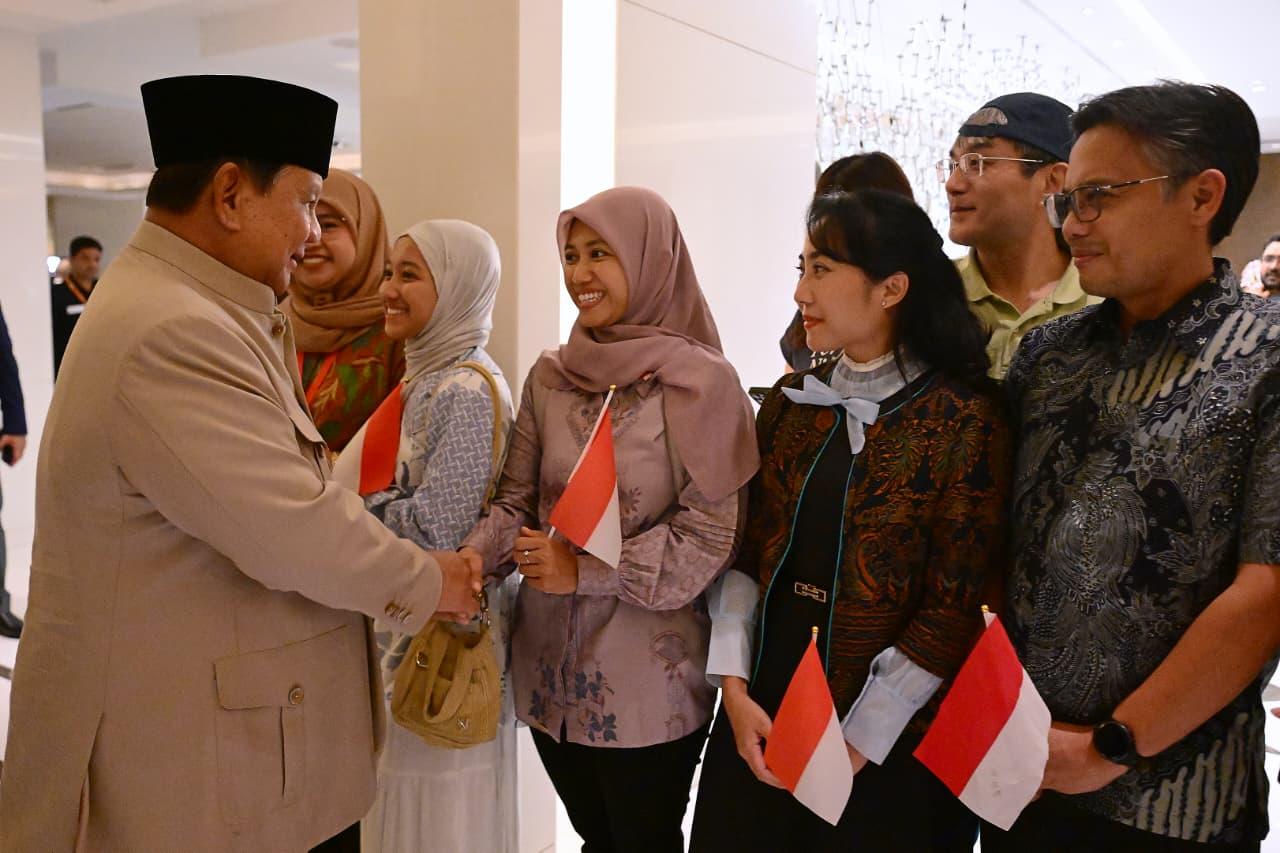 : Presiden Republik Indonesia Prabowo Subianto tiba di hotel tempatnya bermalam selama kunjungan kerja di New Delhi, India, pada Jumat (11/09/2026). (Foto: BPMI Setpres)