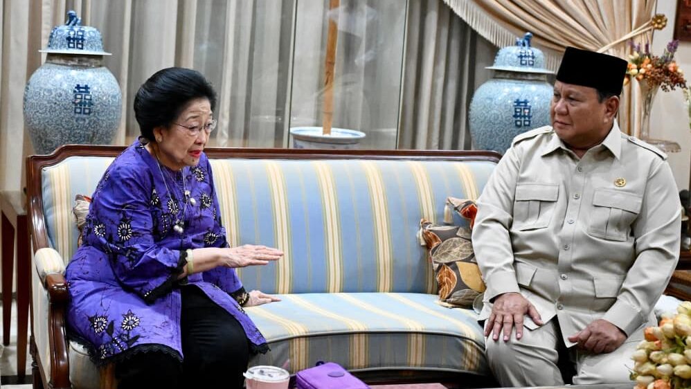 : Presiden Prabowo Subianto bertakziah ke kediaman Presiden ke-5 Republik Indonesia Megawati Soekarnoputri di Jakarta, pada SSenin malam (28/9/2026). (Foto: BPMI Setpres/Rusman)