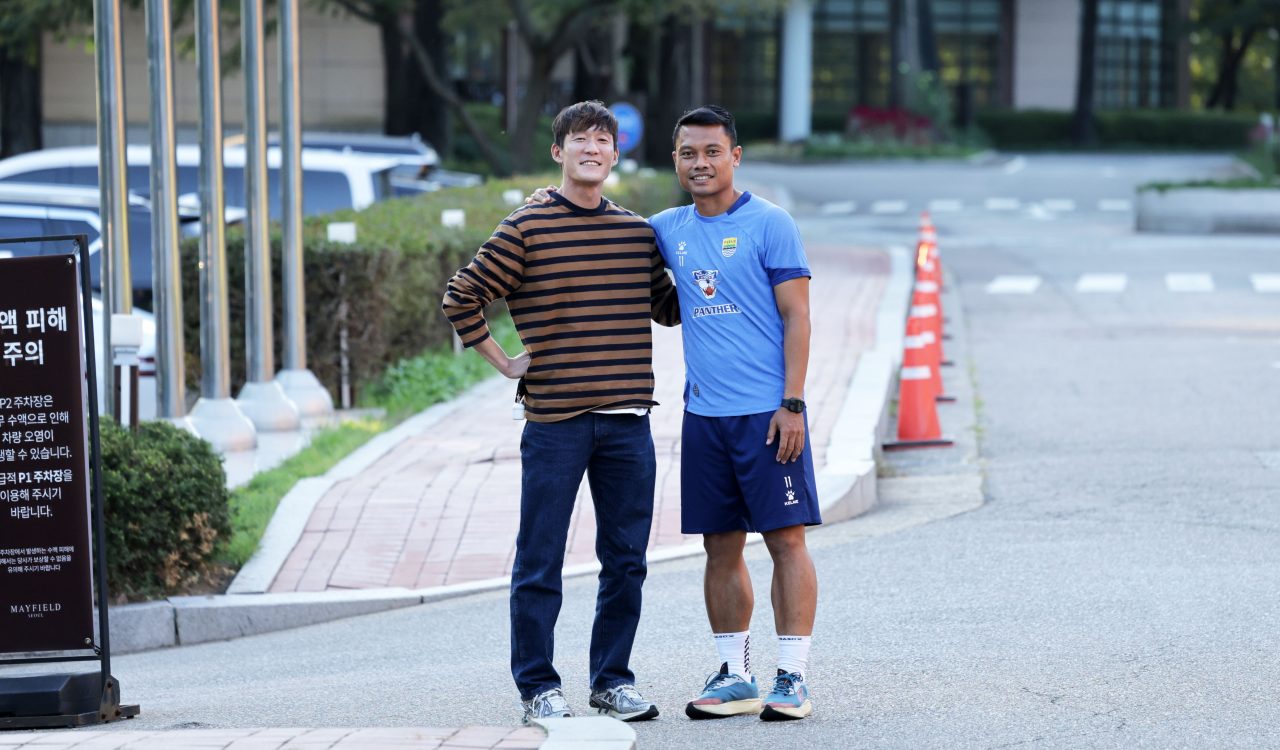 Reuni Singkat Oh In Kyun Doakan Persib Menang