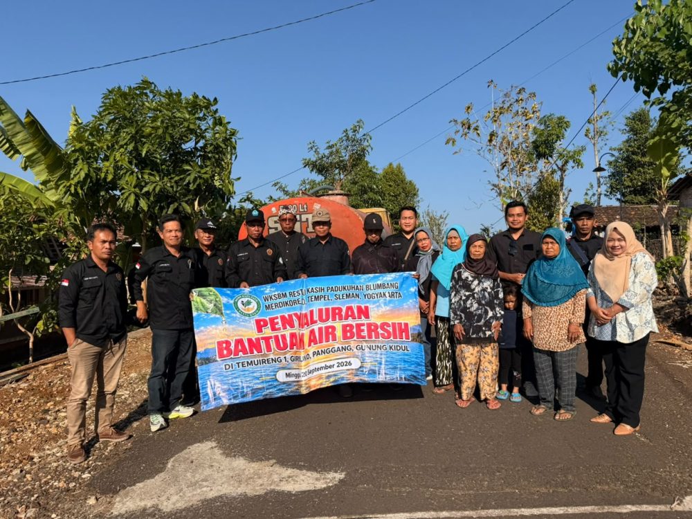: WKSBM Restu Kasih asal Kapanewon Tempel, Sleman, menyalurkan bantuan 12 tangki air bersih untuk meringankan krisis air warga di Kapanewon Panggang, Kabupaten Gunungkidul, Minggu (20/9/2026).