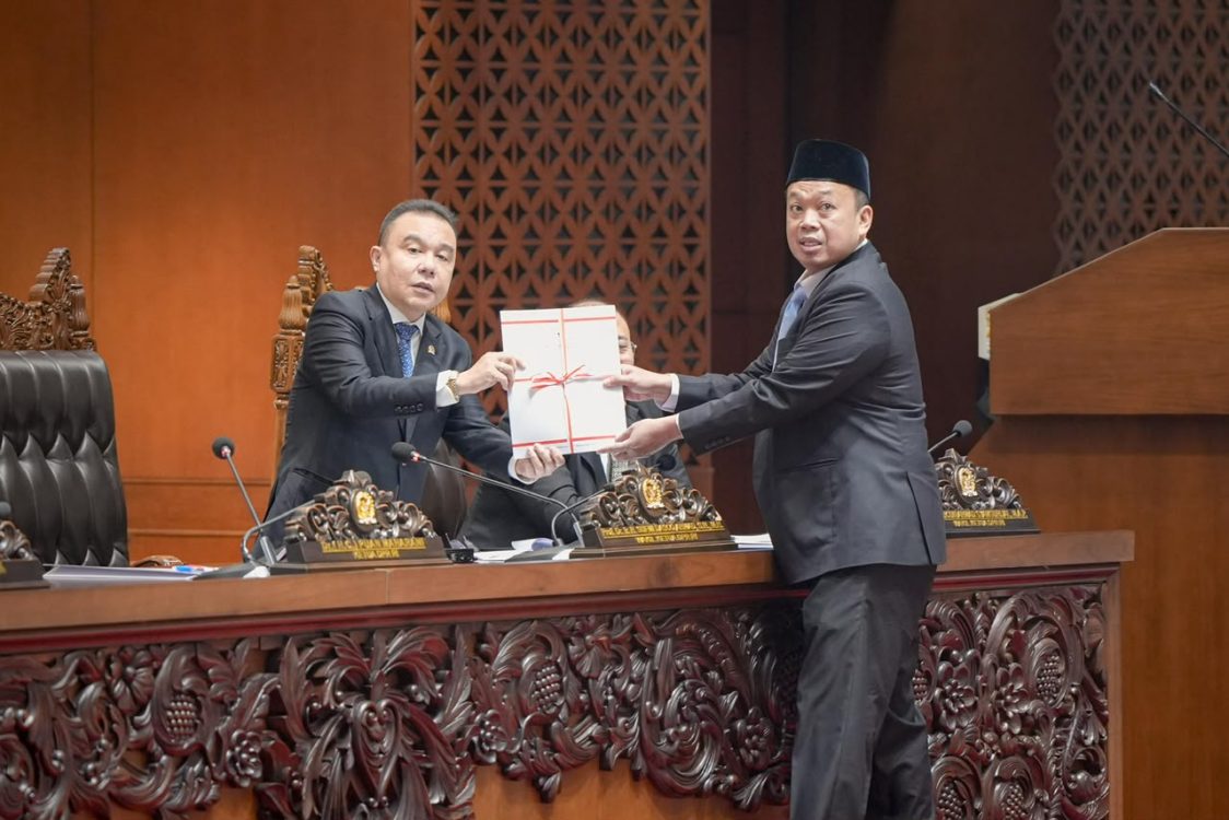 : Pemerintah bersama Dewan Perwakilan Rakyat Republik Indonesia (DPR RI) menyetujui Rancangan Undang-Undang (RUU) tentang Pengaturan Reforma Agraria untuk disahkan menjadi Undang-Undang. Persetujuan tersebut diambil dalam Rapat Paripurna ke-6 Masa Persidangan I Tahun Sidang 2026–2027 di Gedung DPR RI, Jakarta, Selasa (22/9/2026). (Foto: Humas Kementerian ATR/BPN)