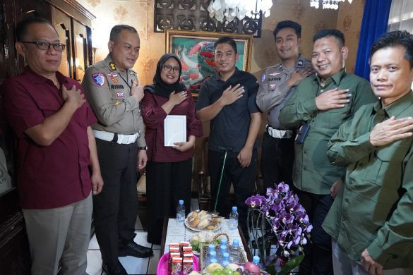 Sambut HUT ke-71 Lalu Lintas, Korlantas Polri Besuk Personel PJR yang Sakit, Sampaikan Pesan Semangat dari Kakorlantas