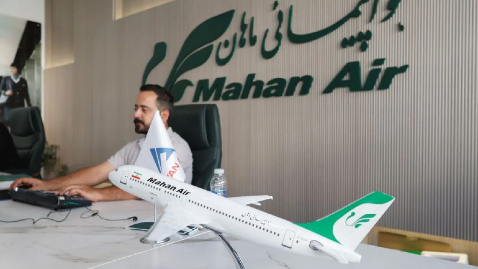 Sanksi Penerbangan AS Berlaku, Iran Batalkan Penerbangan Tehran ke Baghdad dan Muscat