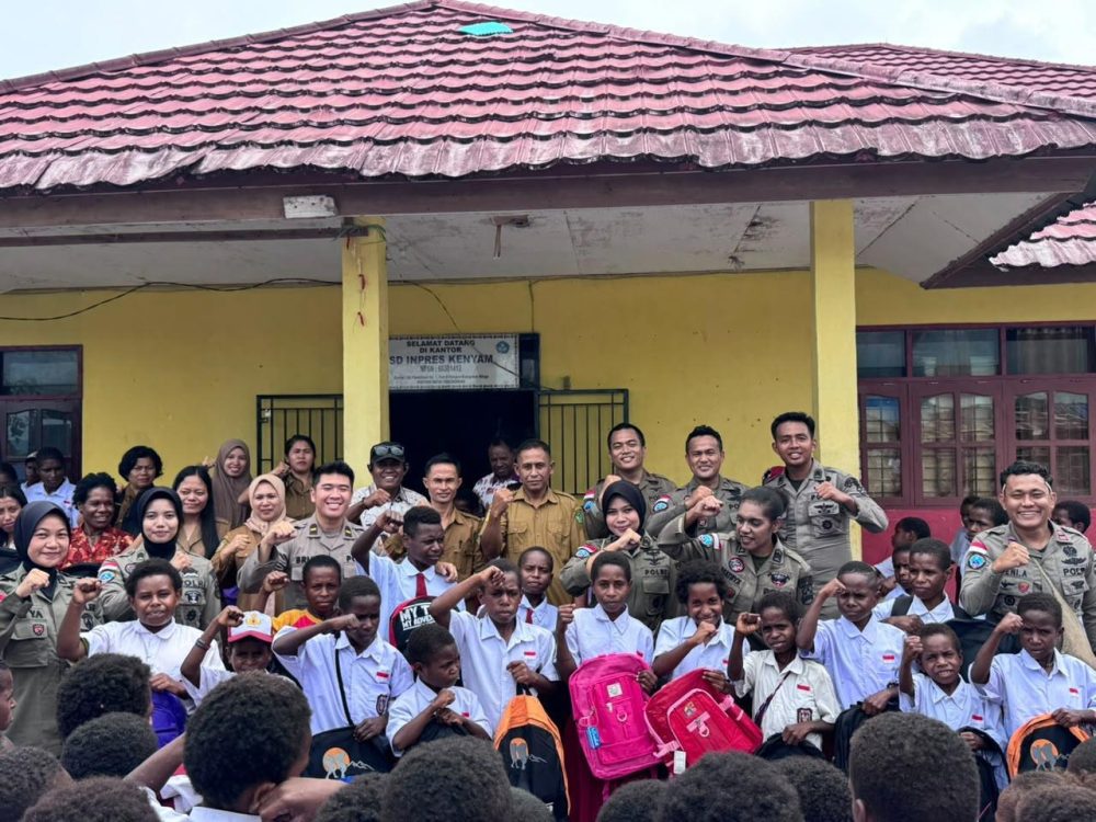 Satgas Damai Cartenz Gelar Baksos Di SD Inpres Kenyam, Bangun Kedekatan Dengan Masyarakat Nduga
