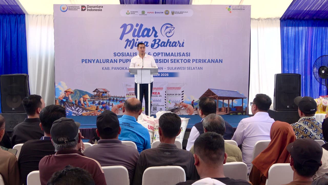 : Bupati Pangkep, Muhammad Yusran Lalogau, kegiatan Pilar Mina Bahari: Sosialisasi dan Optimalisasi Penyaluran Pupuk Bersubsidi Sektor Perikanan yang digelar Direktorat Jenderal Perikanan Budi Daya di Desa Benteng, Kecamatan Segeri, Kabupaten Pangkep, Provinsi Sulawesi Selatan, Sabtu (26/9/2026). (Istimewa)