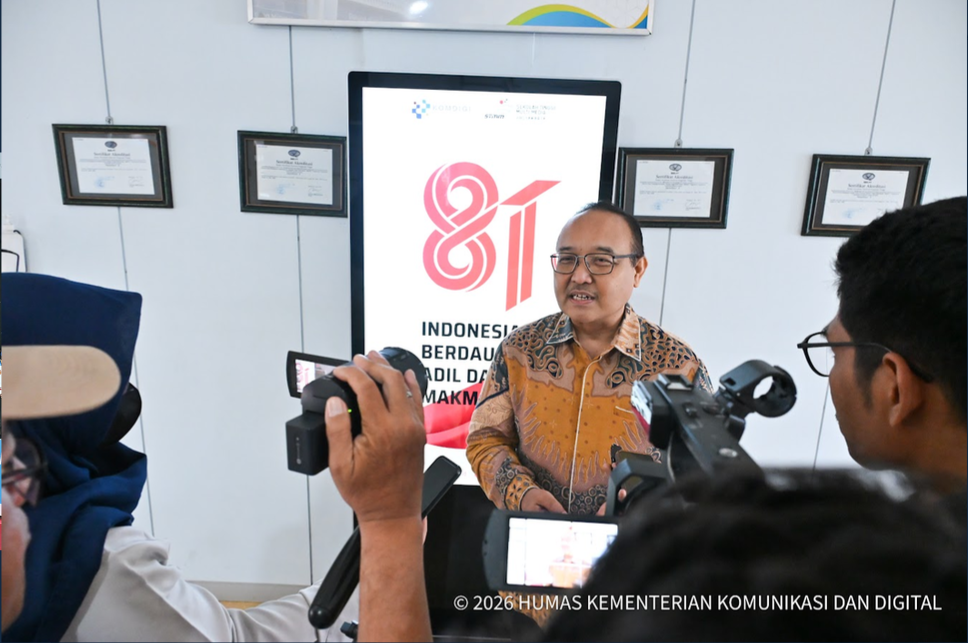 : Kepala Badan Pengembangan Sumber Daya Manusia Komunikasi dan Digital (BPSDM Komdigi) Boni Pudjianto usai menghadiri Sidang Senat Terbuka Wisuda STMM Yogyakarta dan Penganugerahan Rekor MURI di Kampus STMM Yogyakarta, Kabupaten Sleman, Daerah Istimewa Yogyakarta, Rabu (9/9/2026) mengatakan karya yang dihasilkan mahasiswa menjadi bekal penting ketika mereka memasuki dunia profesional dan industri kreatif. Foto: Ardi Widiyansah/Komdigi