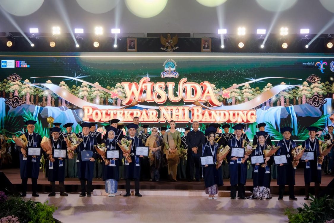 Siaran Pers: Menpar Dorong Wisudawan Poltekpar NHI Bandung Jadi Generasi Pariwisata Yang Kritis dan Berintegritas
