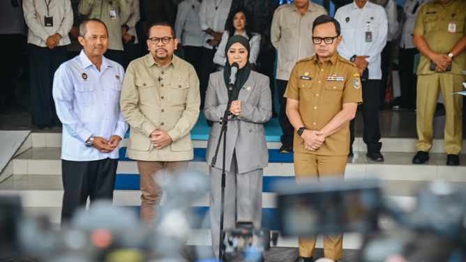 : Menteri Komunikasi dan Digital Meutya Hafid dalam Forum Badan Koordinasi Kehumasan Pemerintah (Bakohumas) di Jakarta Pusat, Selasa (1/9/2026) mengatakan koordinasi antarkehumasan menjadi kebutuhan penting di tengah derasnya arus informasi digital, termasuk meningkatnya disinformasi dan hoaks. Foto: Ahmad Tri Hawaari/Komdigi