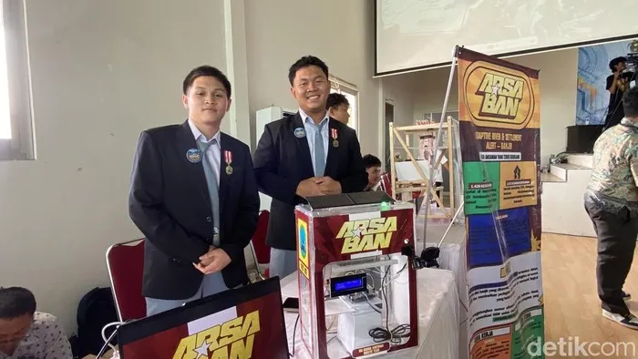 Siswa Madrasah Kembangkan Teknologi Deteksi Dini Kebakaran dan Banjir