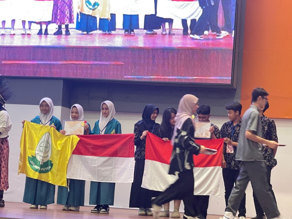 : Tim riset siswa SMA Negeri 1 Banda Aceh meraih satu medali emas dan satu medali perak pada ajang bergengsi 6th World Science, Environment, and Engineering Competition (WSEEC) 2026.