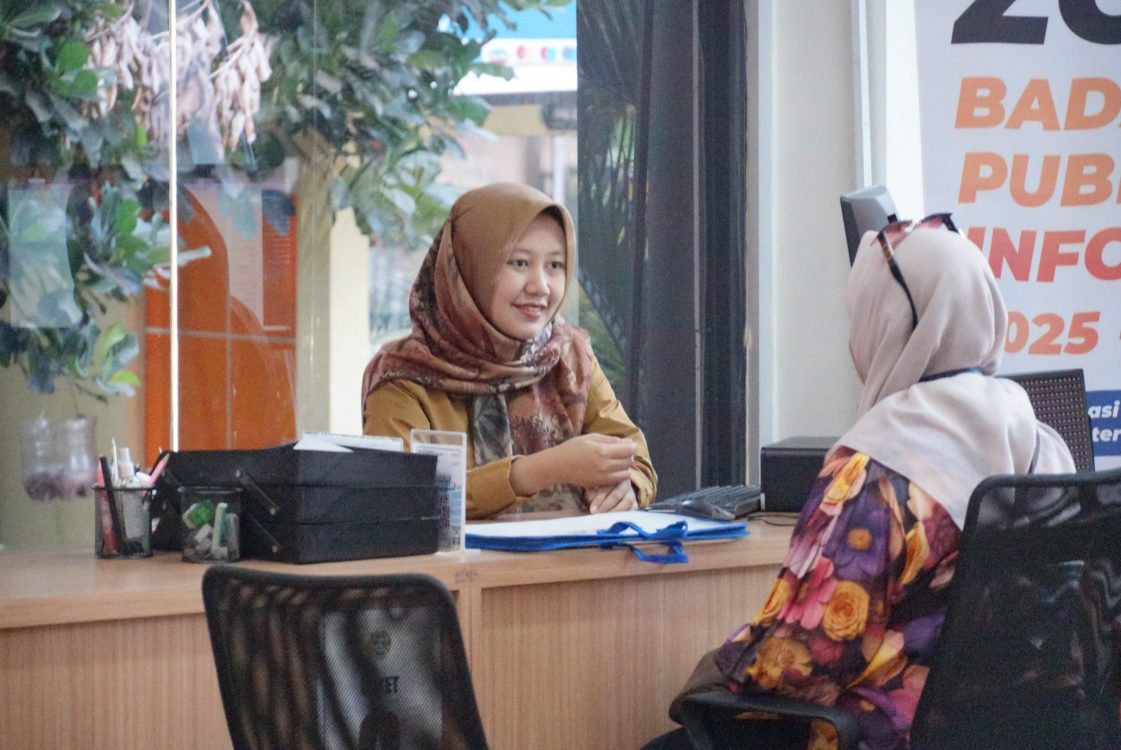 : Akta Jual Beli (AJB) membuktikan transaksi jual beli telah dilakukan, tetapi nama pemegang hak pada sertipikat belum berubah sebelum Peralihan Hak didaftarkan. Kementerian ATR/BPN kini menyiapkan layanan Peralihan Hak Terintegrasi dengan target penyelesaian maksimal 10 hari di Kantah yang menjadi lokasi percontohan. (Foto: Humas Kementerian ATR/BPN)
