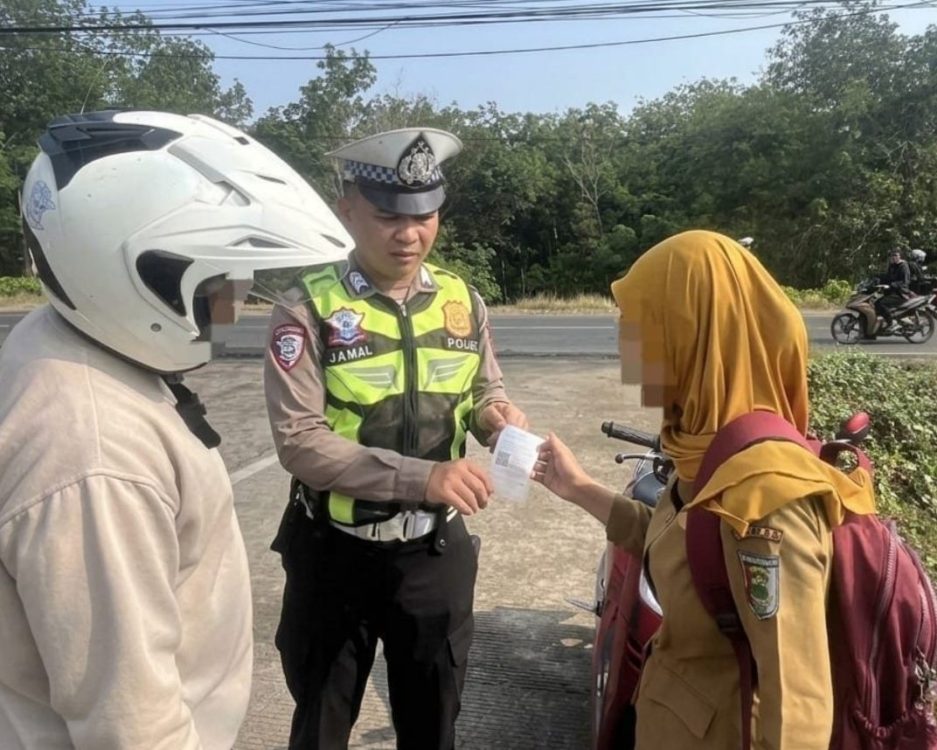 Tekan Pelanggaran, Satlantas Polres Pesawaran Gencarkan ETLE Handheld di Jalur Lintas Barat