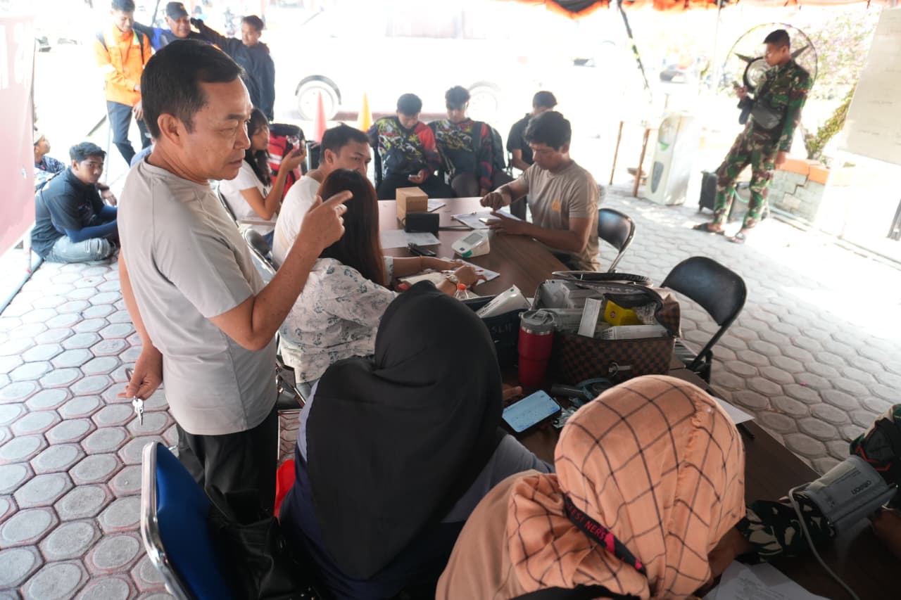 : jaga kondisi personel lapangan, Pemko Palangka Raya gelar cek kesehatan gratis bagi Satgas Kebakaran Hutan dan Lahan.(Mc.Palangka Raya) Karhutla
