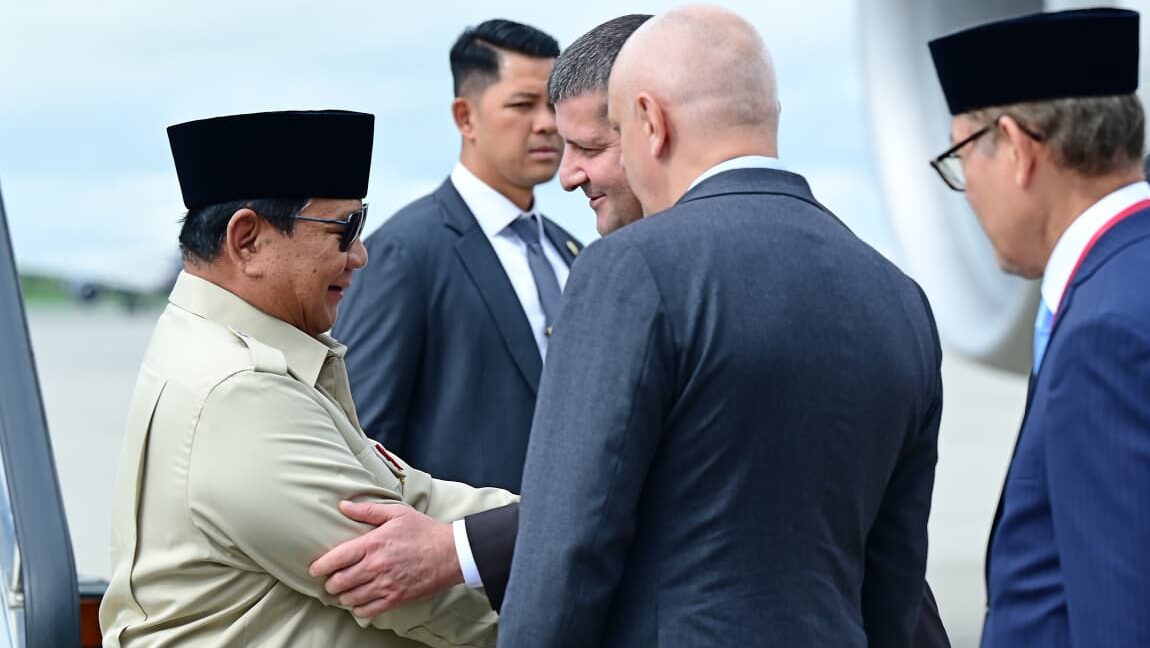 : Presiden Republik Indonesia, Prabowo Subianto, tiba di Bandar Udara Internasional Vladivostok, Federasi Rusia, pada Rabu (2/9/2026), pukul 10.45 waktu setempat (WS). Foto: BPMI Setpres/Muchlis