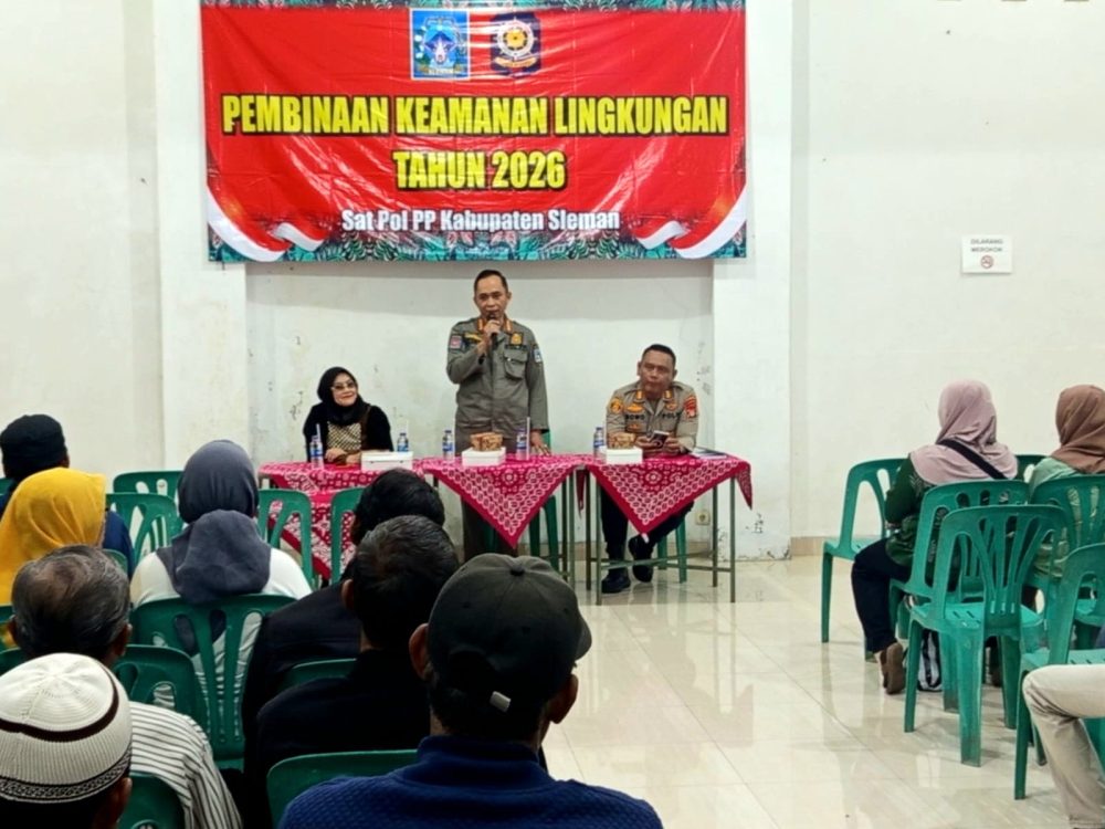 : Satpol PP Sleman menggelar Pembinaan Keamanan Lingkungan di Aula 99 Gamol, Balecatur, Gamping, Sleman, Kamis (17/9/2026), guna memperkuat deteksi dini masyarakat terhadap potensi gangguan kamtibmas.
