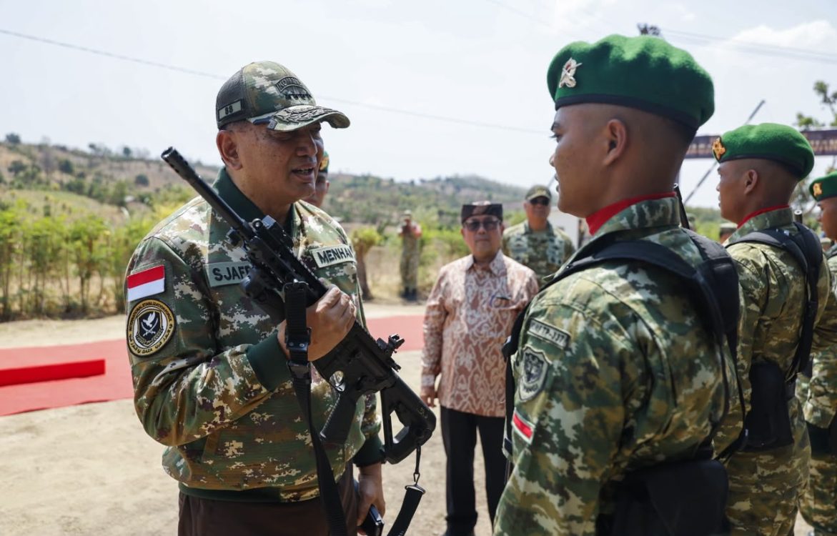 Tinjau Yonif TP 337/Sutajaya di Cirebon, Menhan Sjafrie Tegaskan Peran Strategis Yonif TP dalam Sishankamrata