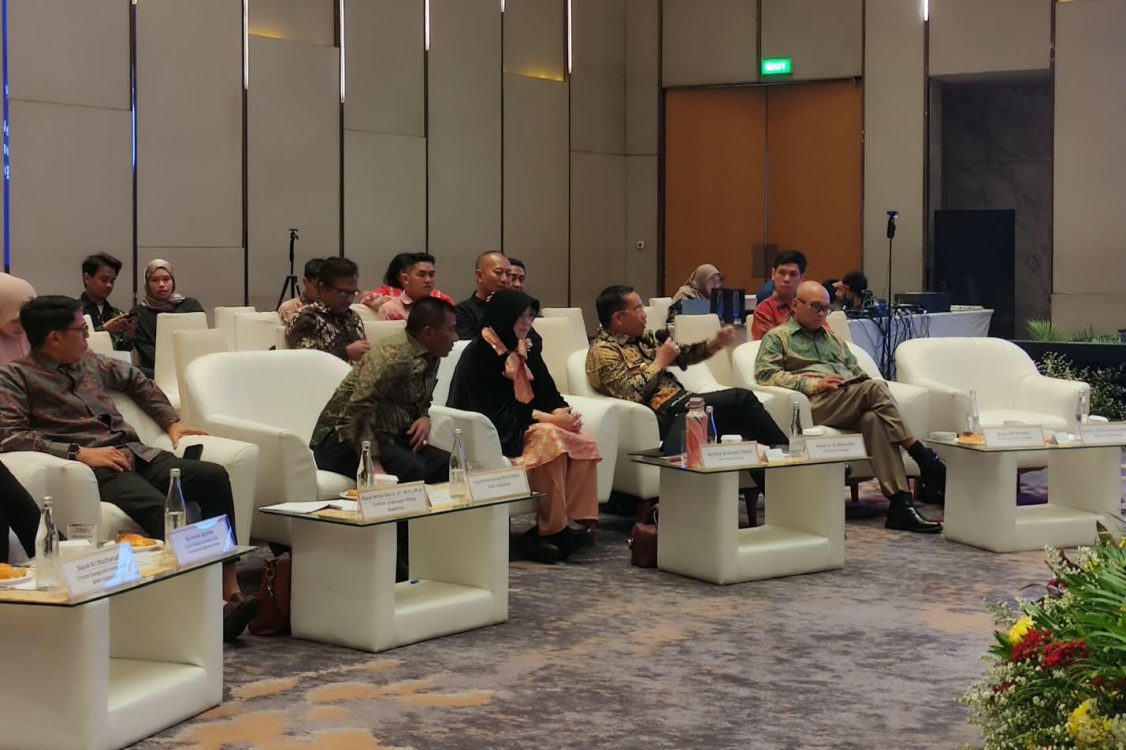: Wali Kota Probolinggo Dokter Amin Diundang dalam Dialog Akselerasi Transisi Energi Berkeadilan dan Inklusif Bersama Wamen Bima Arya. (Istimewa)
