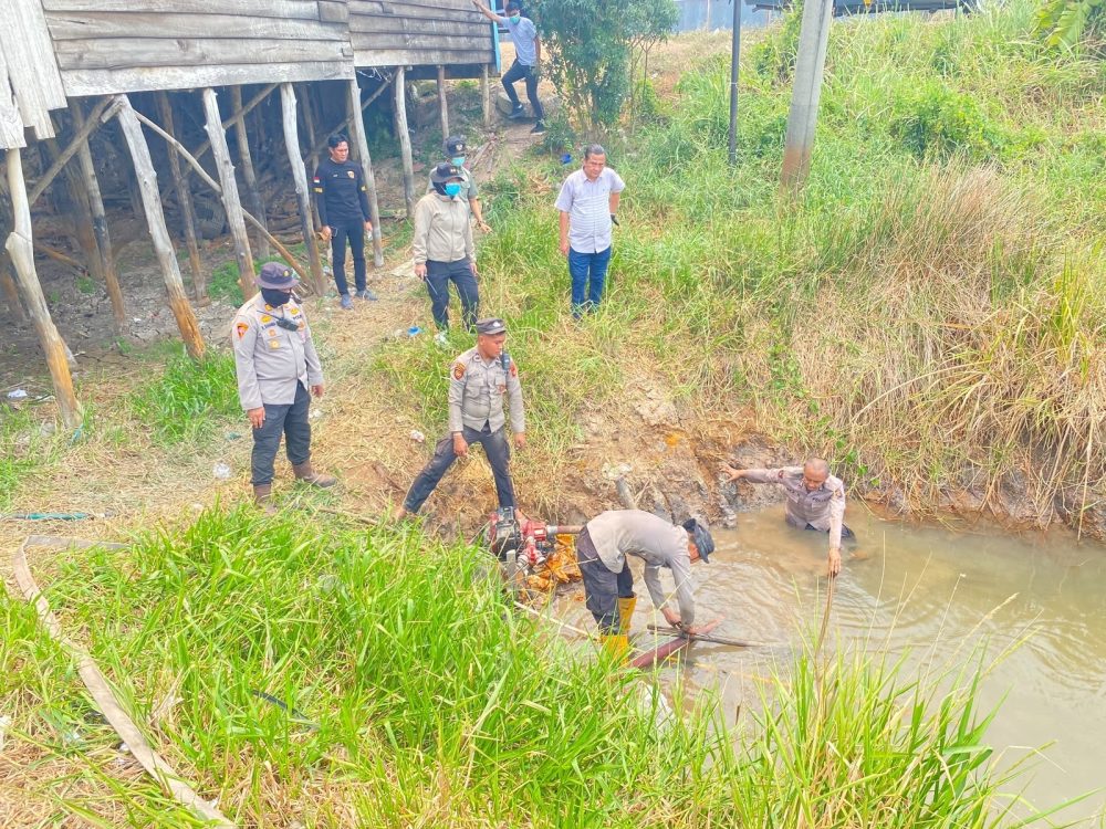 Turun Langsung ke Lokasi, Kapolres Ogan Ilir Pastikan Karhutla di Pemulutan Padam Total