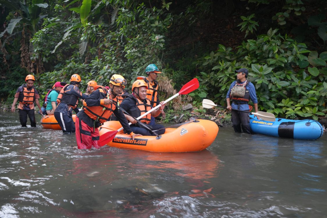 UGM Gelar Susur dan Bersih Sungai Code, Ajak Masyarakat Peduli Lingkungan