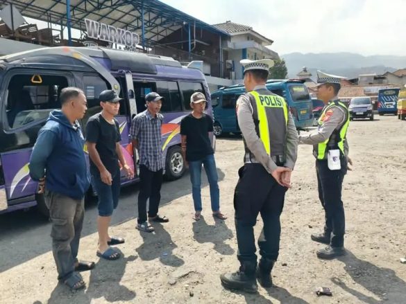 Uji Teknis Angkutan Umum, Satlantas Majalengka Gelar Simulasi Rampcheck di Terminal Maja