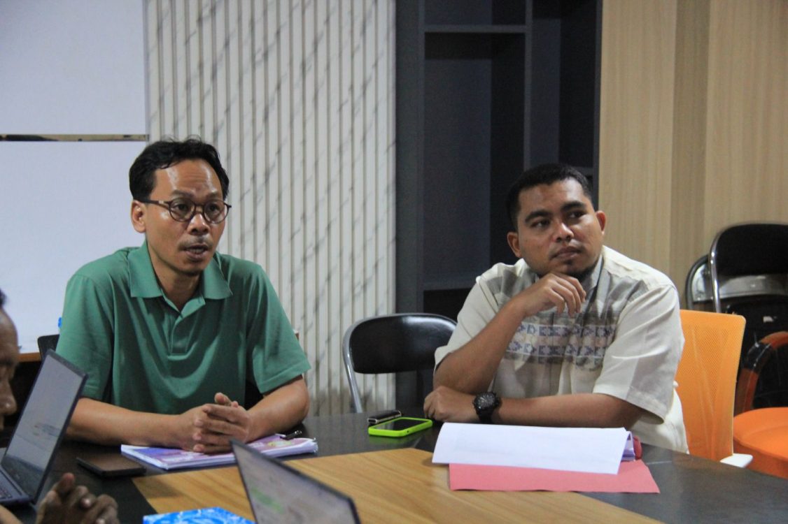 : Guna mengurai kendala teknis pemenuhan layanan dasar sekaligus meningkatkan mutu pelayanan publik bagi masyarakat, Pemkab Parigi Moutong mengonsolidasikan seluruh OPD pengampu dalam rapat evaluasi capaian SPM Triwulan II 2026.