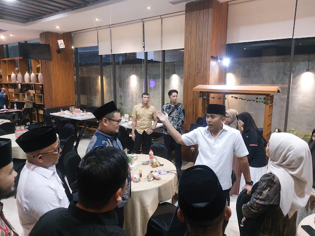 : Wagub Sumbar bersama istri mengunjungi kafilah MTQ Nasional XXXI di Semarang, Jawa Tengah. (foto: MC Sumbar)