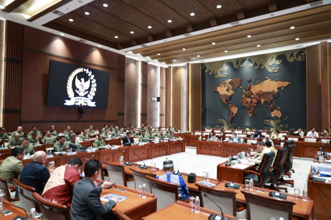 Wamenhan Hadiri Raker Komisi I DPR RI, Bahas Penyesuaian RKA Kemhan dan TNI TA. 2027