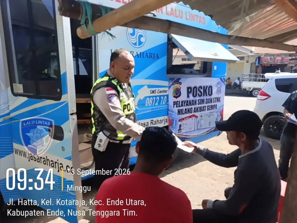 Warga Terdampak Gempa di Ende Dapat Layanan SIM dan STNK Keliling