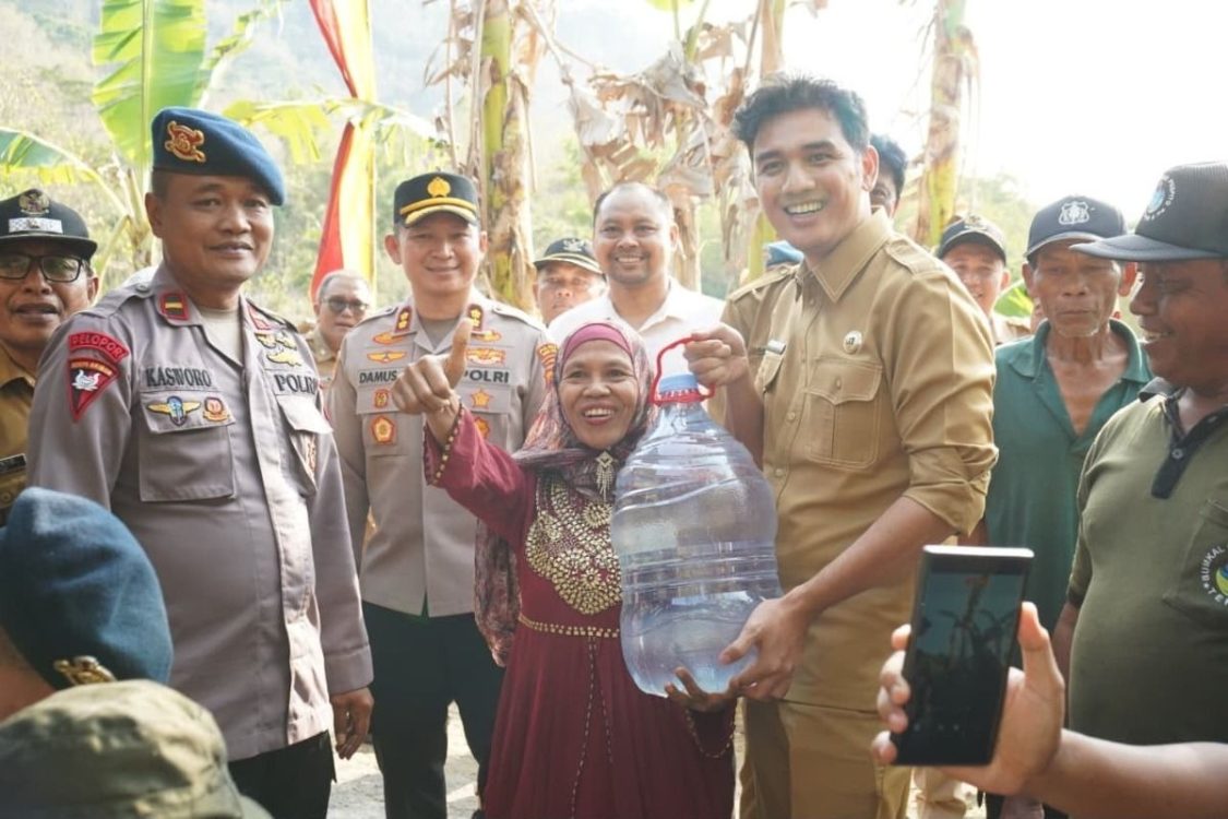 Water Treatment Brimob Polda DIY Hadir di Tengah Kekeringan Warga Tepus