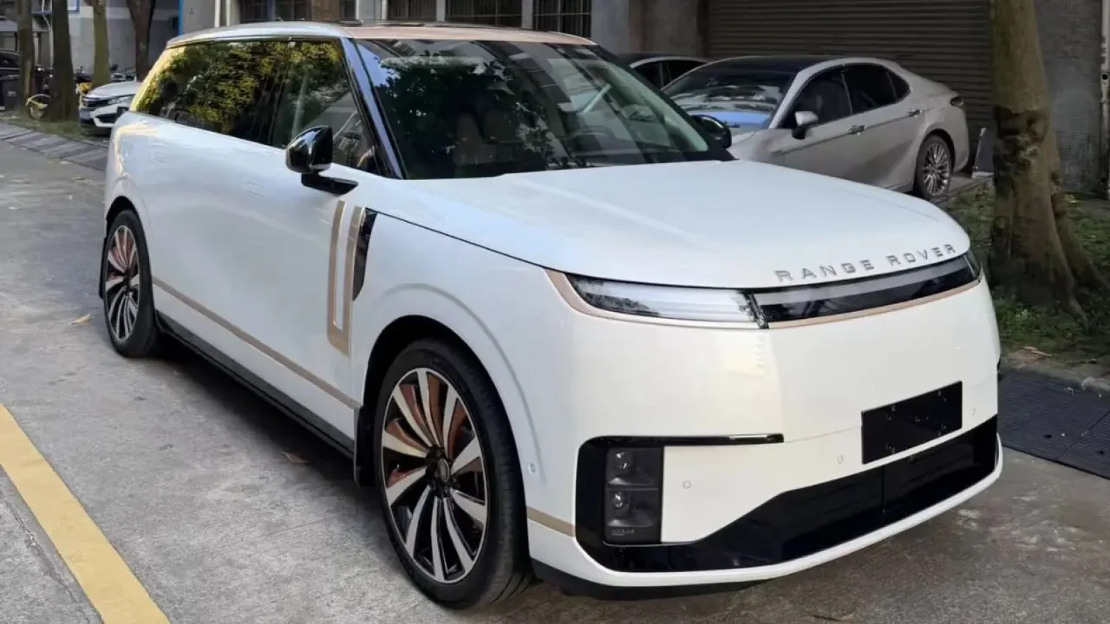Xpeng GX Dimodifikasi Mirip Range Rover, Harga dan Teknologinya Tetap Jadi Pembeda