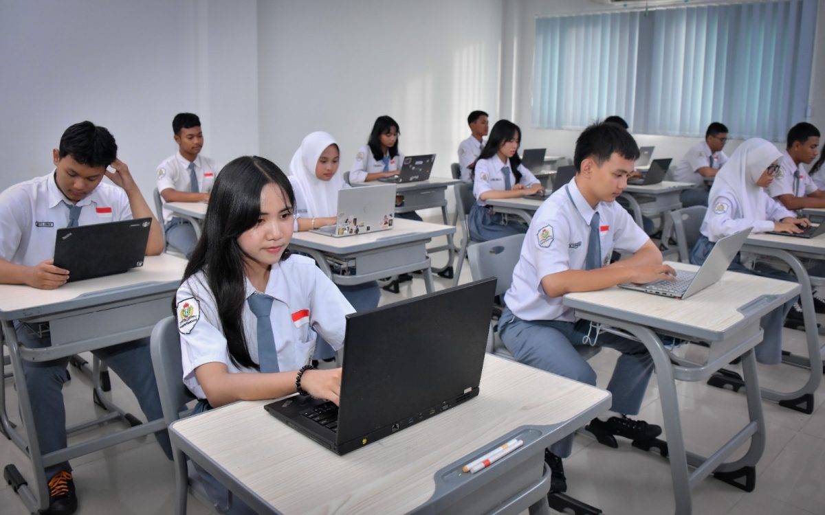 : Sebanyak 3.863.957 murid SMA, SMK, MA, dan satuan pendidikan sederajat telah melengkapi pendaftaran Tes Kemampuan Akademik (TKA) 2026. (Foto: Dok Kemendikdasmen)
