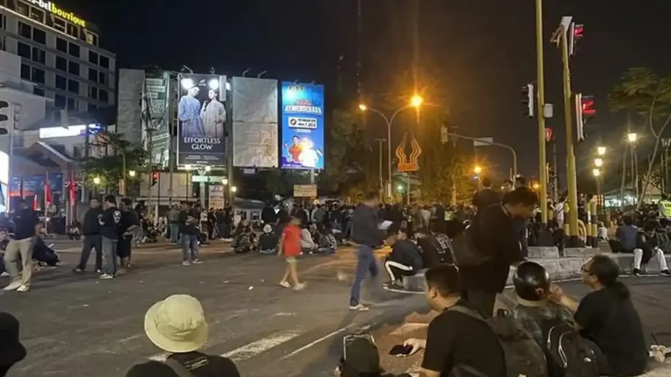 AJM meminta agar persoalan tersebut diselesaikan sehingga stadion dapat kembali dimanfaatkan oleh masyarakat Yogyakarta.
