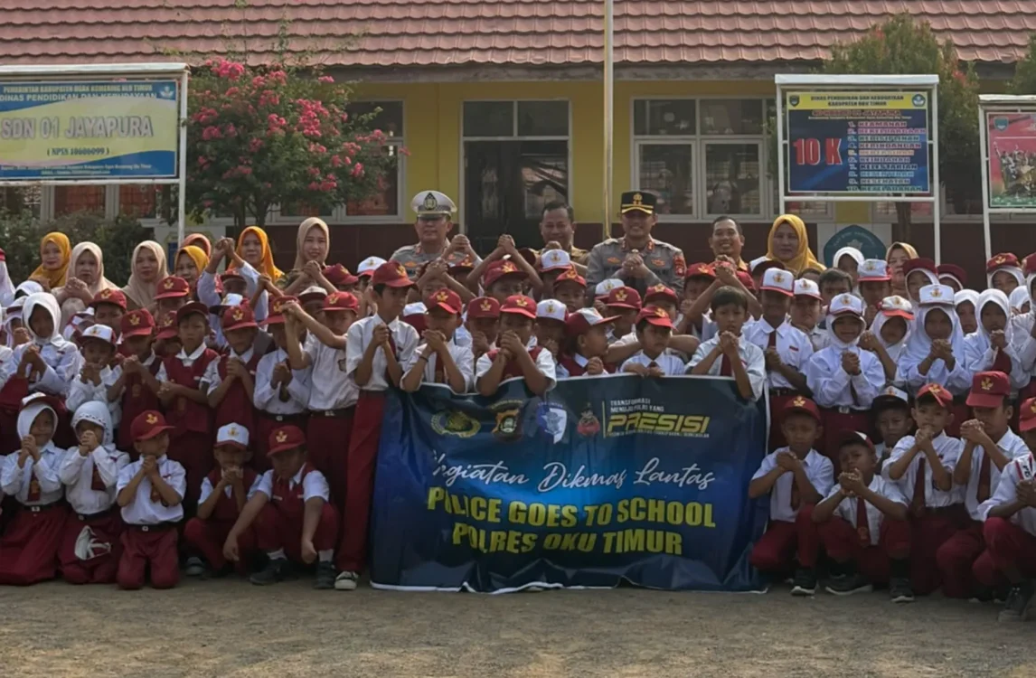 AKBP Lalu Hedwin Hanggara Berikan Edukasi Antiperundungan kepada Siswa SD 1 Jayapura