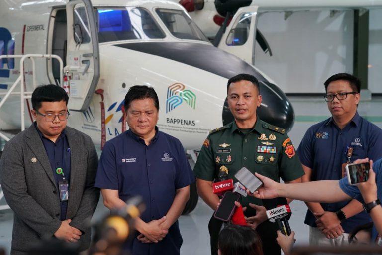 Akhiri Eksplorasi Indhan Hari Pertama di PT Dirgantara Indonesia, Kemhan dan Media Tinjau N219 untuk Konektivitas Indonesia