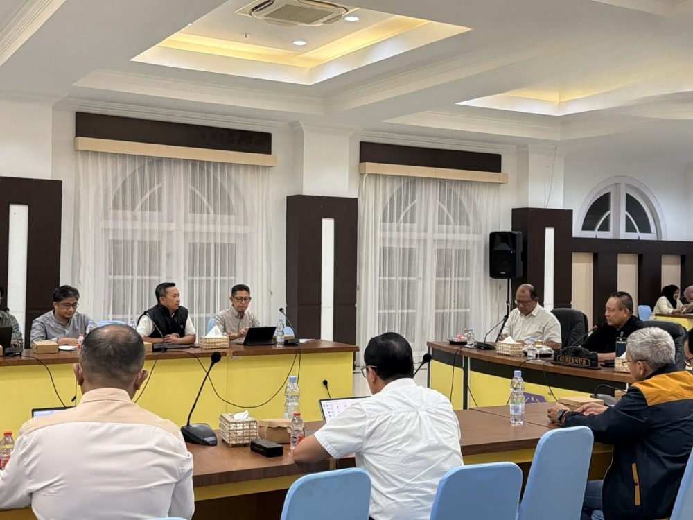 : Pemerintah Provinsi Gorontalo bersama TAPD membahas penajaman Rencana Kerja Pemerintah Daerah (RKPD) dan penyusunan APBD 2027,Senin (5/10/2026). (foto: mcgorontaloprov/ Septian)