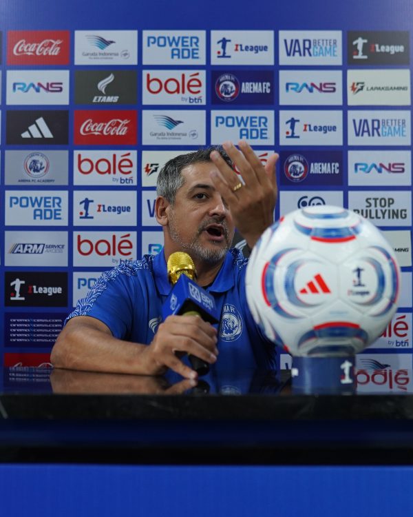 Arema FC Siap Hadapi Bhayangkara Presisi; Tekankan Keseimbangan dan Misi Wajib Menang di Kandang