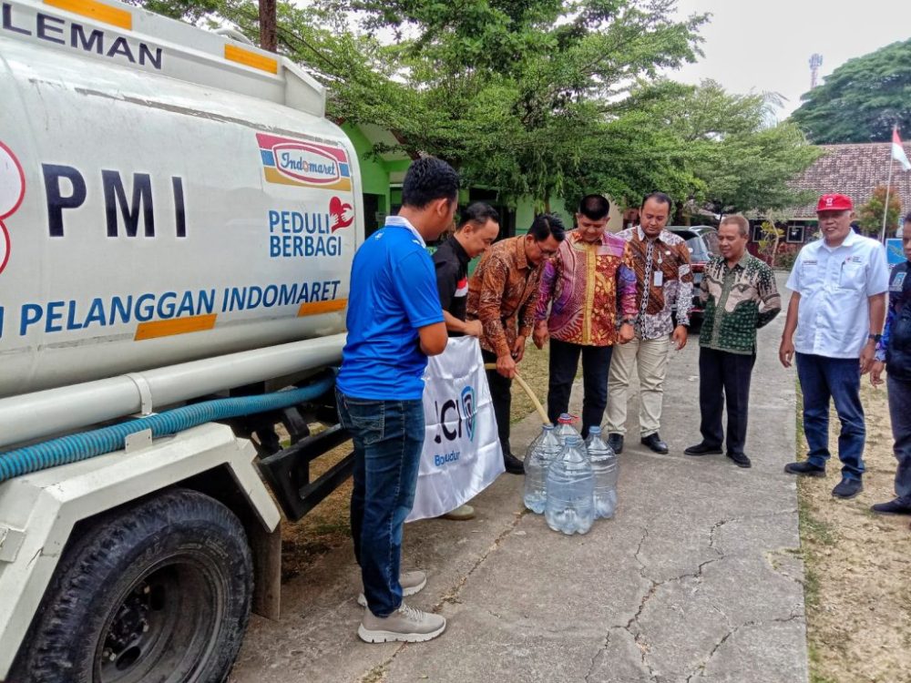 Atasi Krisis Kemarau, Pemkab Sleman dan JCI Salurkan 100 Ribu Liter Air Bersih