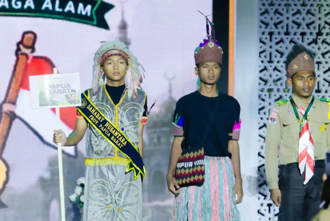 Berlatih di Atas Kapal, Perjuangan Pramuka Santri Papua Barat Menuju PPSN VI Malang