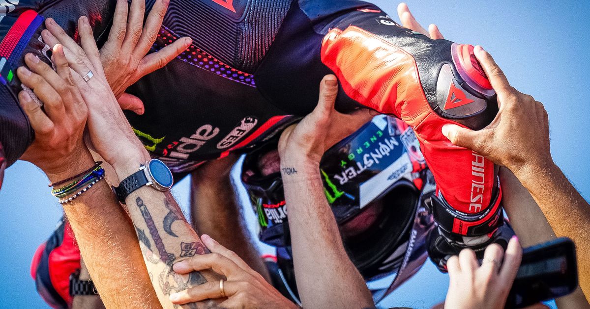 Bezzecchi beats Fernandez in Mandalika as Martin returns to championship summit