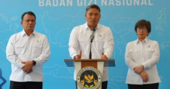 : Kepala BGN Sudaryono bersama wakil kepala BGN dalam konferensi pers di Jakarta, Senin 27 Juli 2026. (Foto Portal bgn.go.id.)