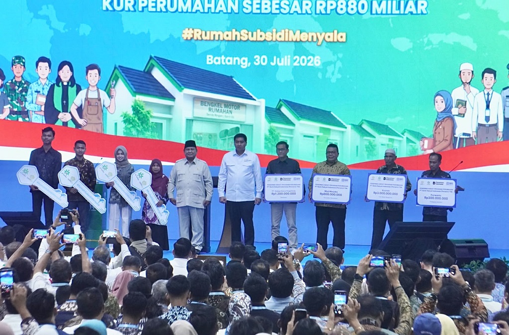: Presiden RI Prabowo Subianto meresmikan akad massal KPR Sejahtera FLPP di Perumahan Puri Delta City Side, Kabupaten Batang.
