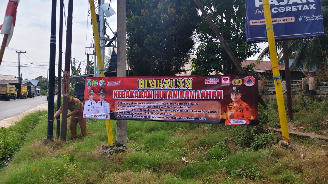 : BPBD Balangan pasang spanduk imbauan di sejumlah titik strategis. -Foto: Mc.Balangan