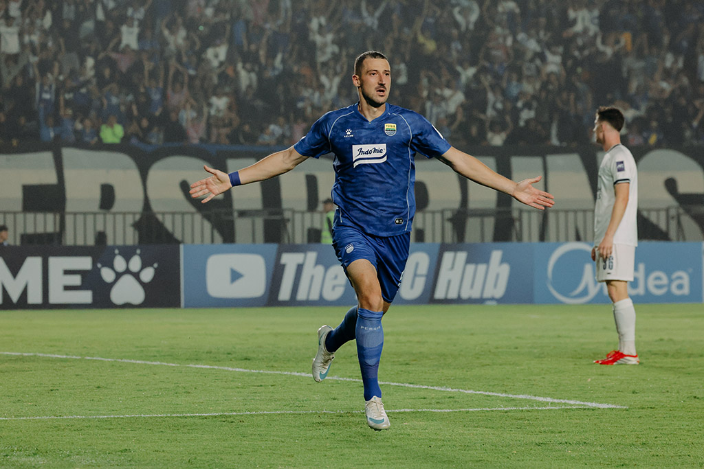 Brace Balsa Perkokoh Persib Di Acl Two