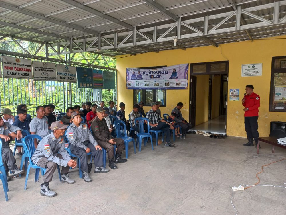 : Daops Manggala Agni Kalimantan VI / Tanah Laut menggelar kegiatan Pembukaan Pembentukan Masyarakat Peduli Api (MPA) di Kantor Desa Badalungga, Kecamatan Awayan. - Foto: Mc.Balangan
